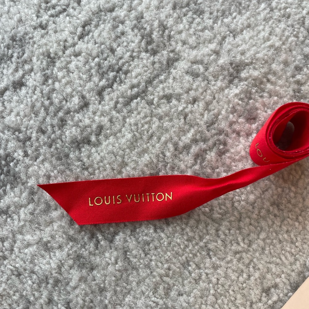 Authentic Louis Vuitton Bag, Box & Ribbon - Picture 3 of 4